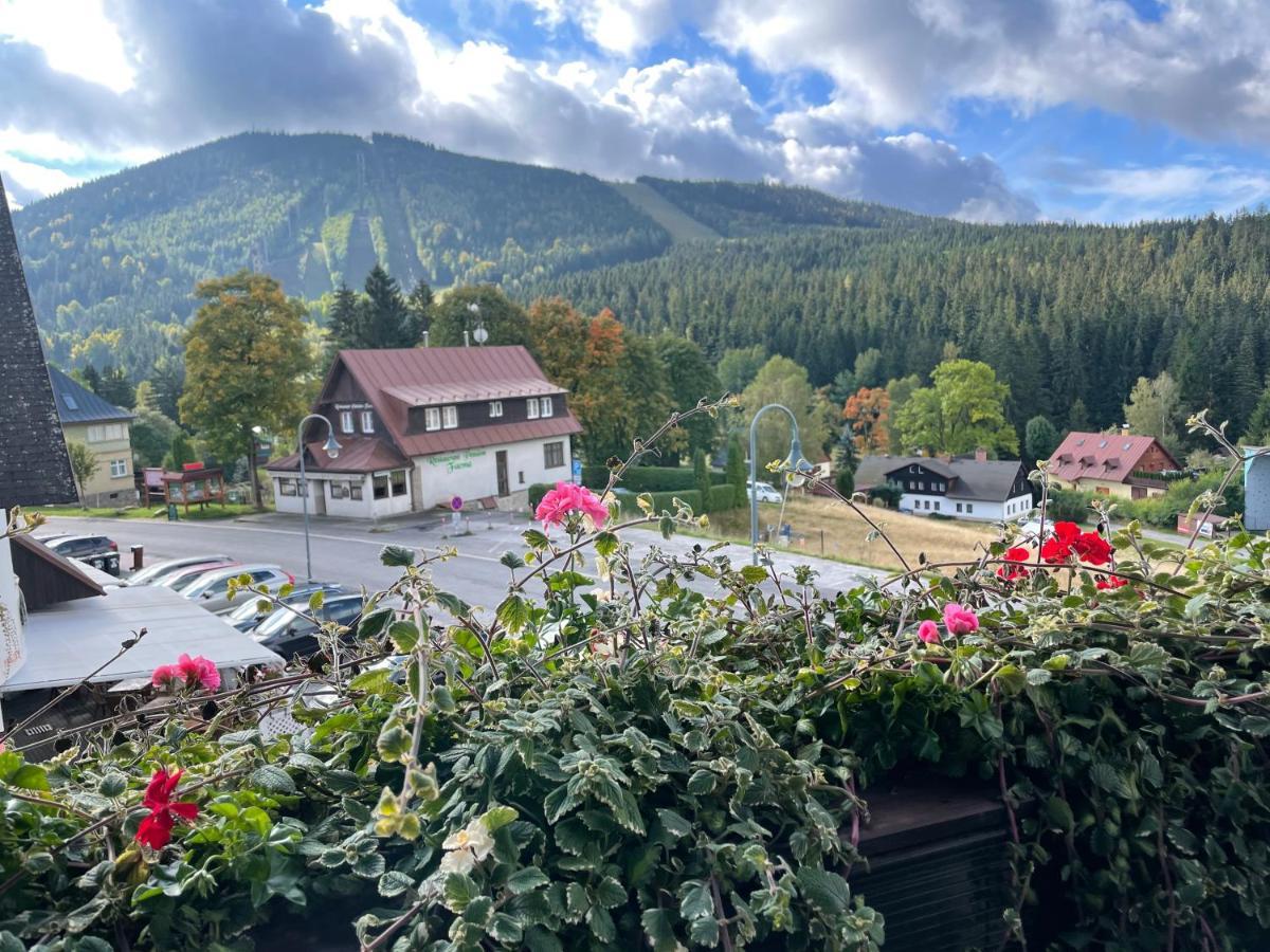 Grand Harrachov Pension V Centru Bagian luar foto