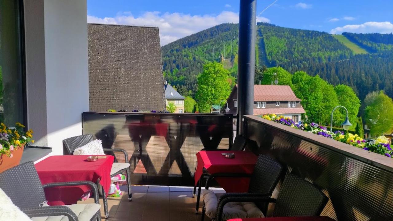 Grand Harrachov Pension V Centru Bagian luar foto